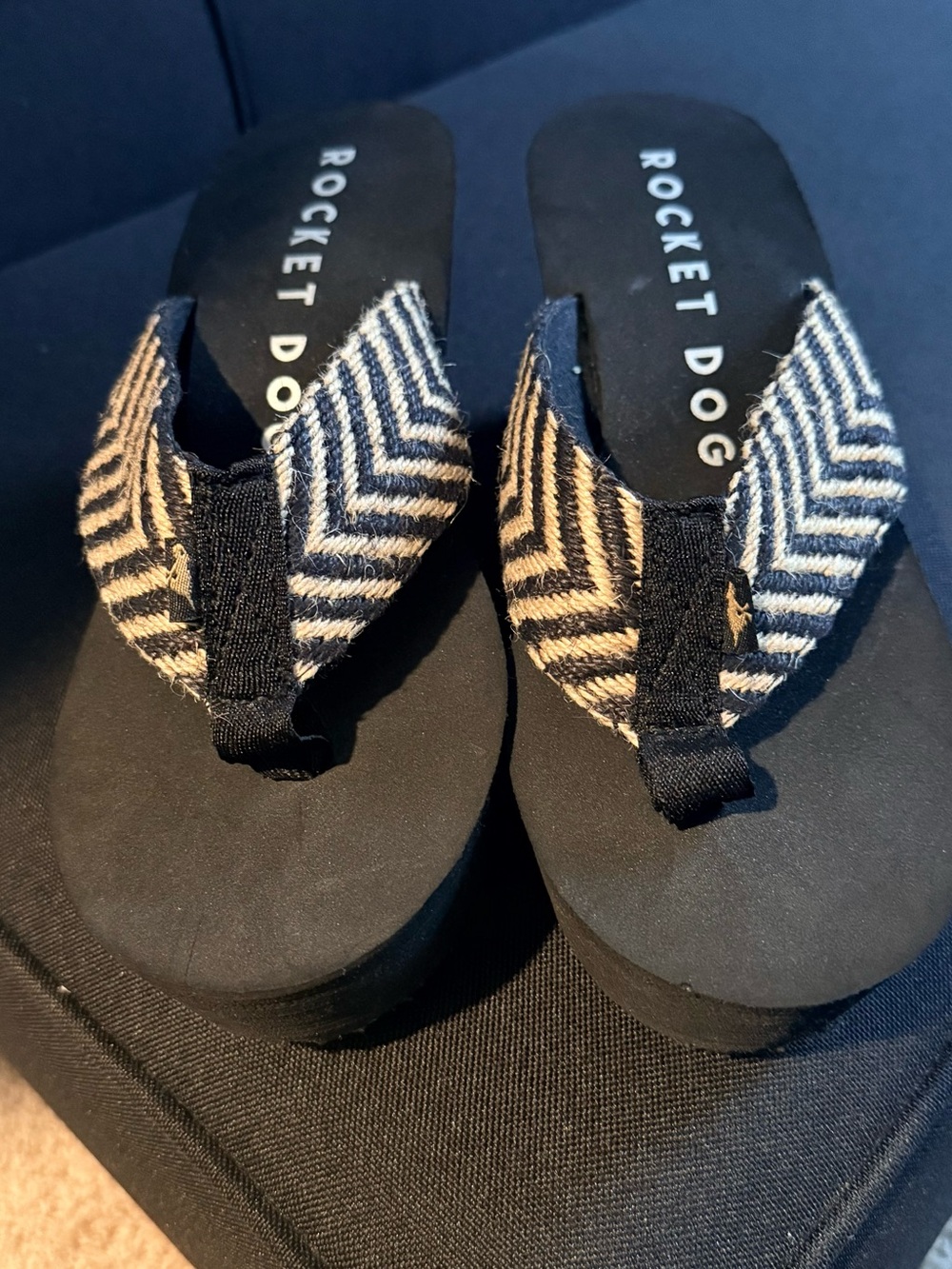 Rocket Dog Black and Cream Chevron Platform Thongs